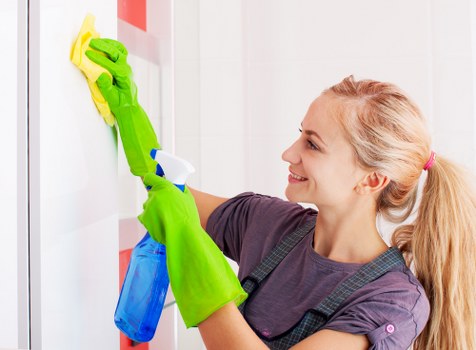 Professional end of tenancy cleaning service in a Barnet rental property