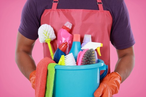 Illustration of a customer complaint being reviewed for a deep cleaning service